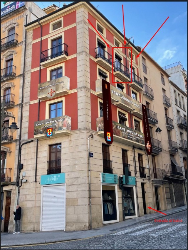 llogue balcó en pis compartit en carrer Sant Nicolau, 1.