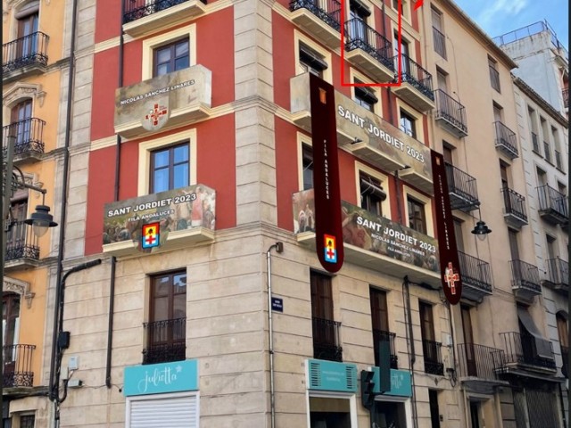 llogue balcó en pis compartit en carrer Sant Nicolau, 1.