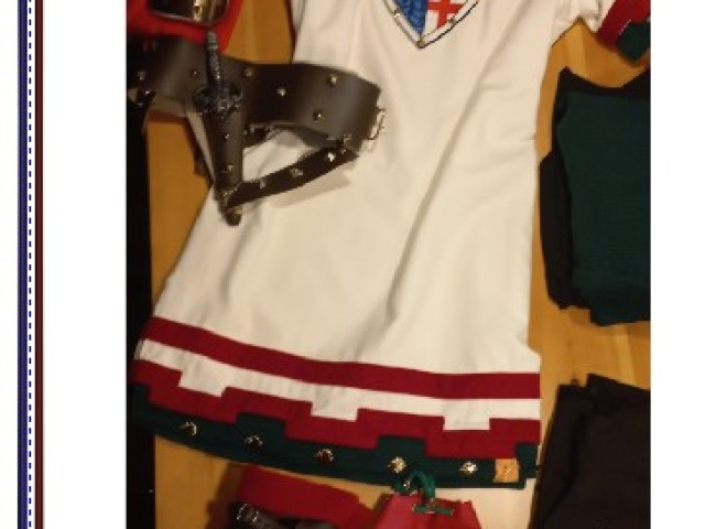 Se vende traje de mujer talla 42 completo