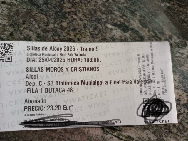 Se venden 4 sillas País Valencia (Casa de la Culltura) en 1ª fila.