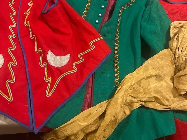 Se venden traje niño fila magenta