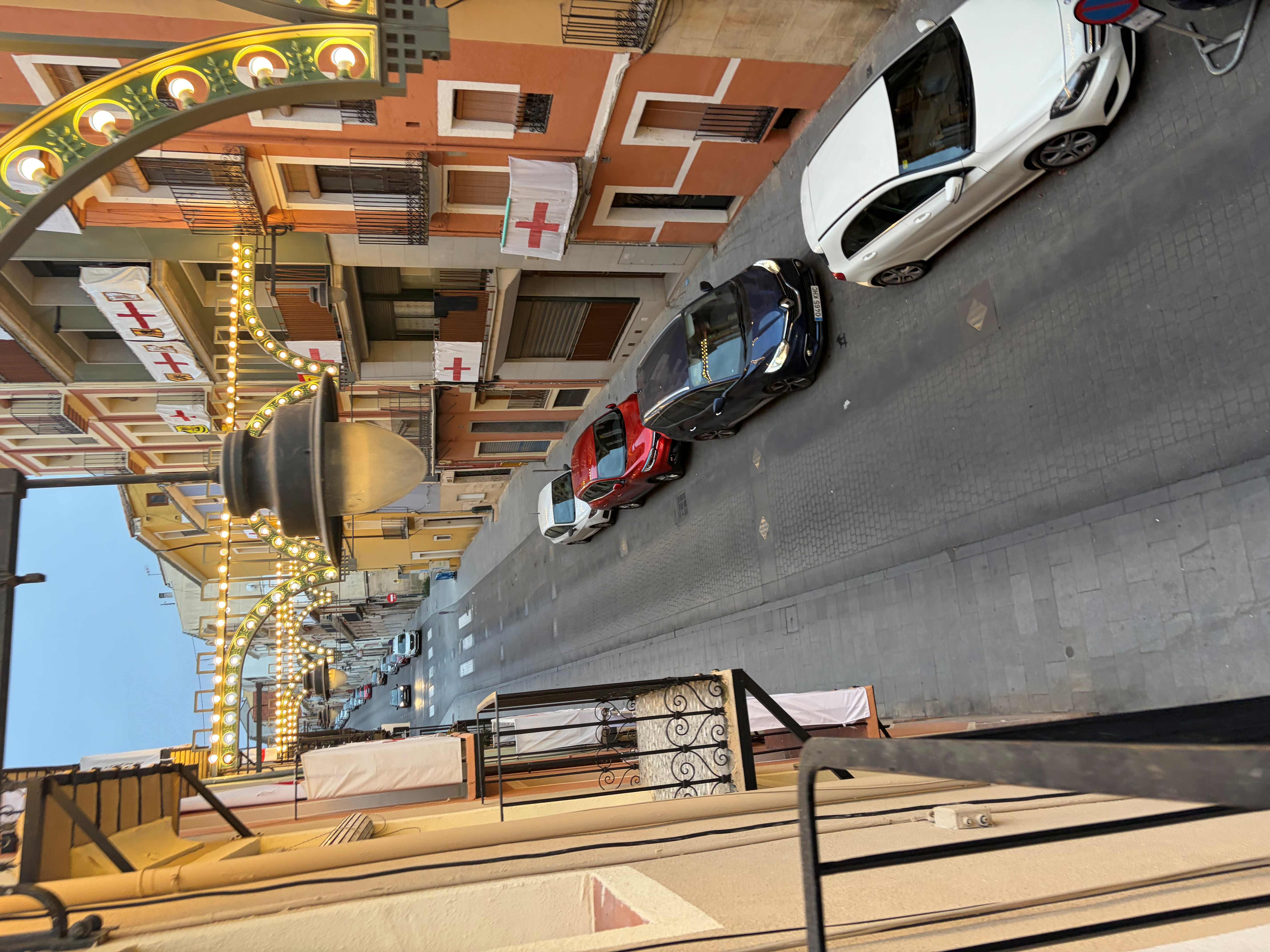 Estudio con balcon Sant nicolau-Fiestas MYC